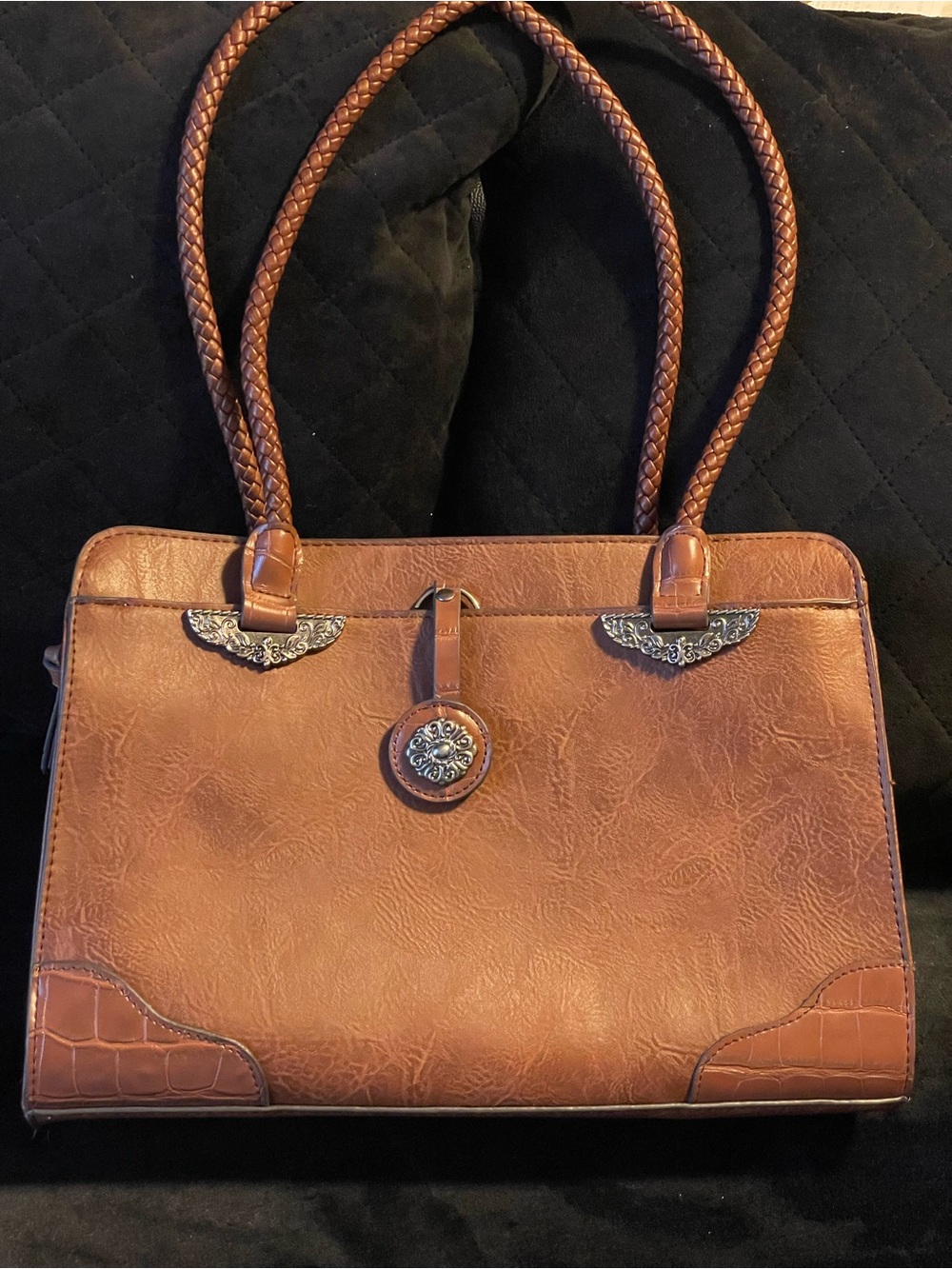 Bueno Classic Women's Tan Shoulder Bag with Braided Handles